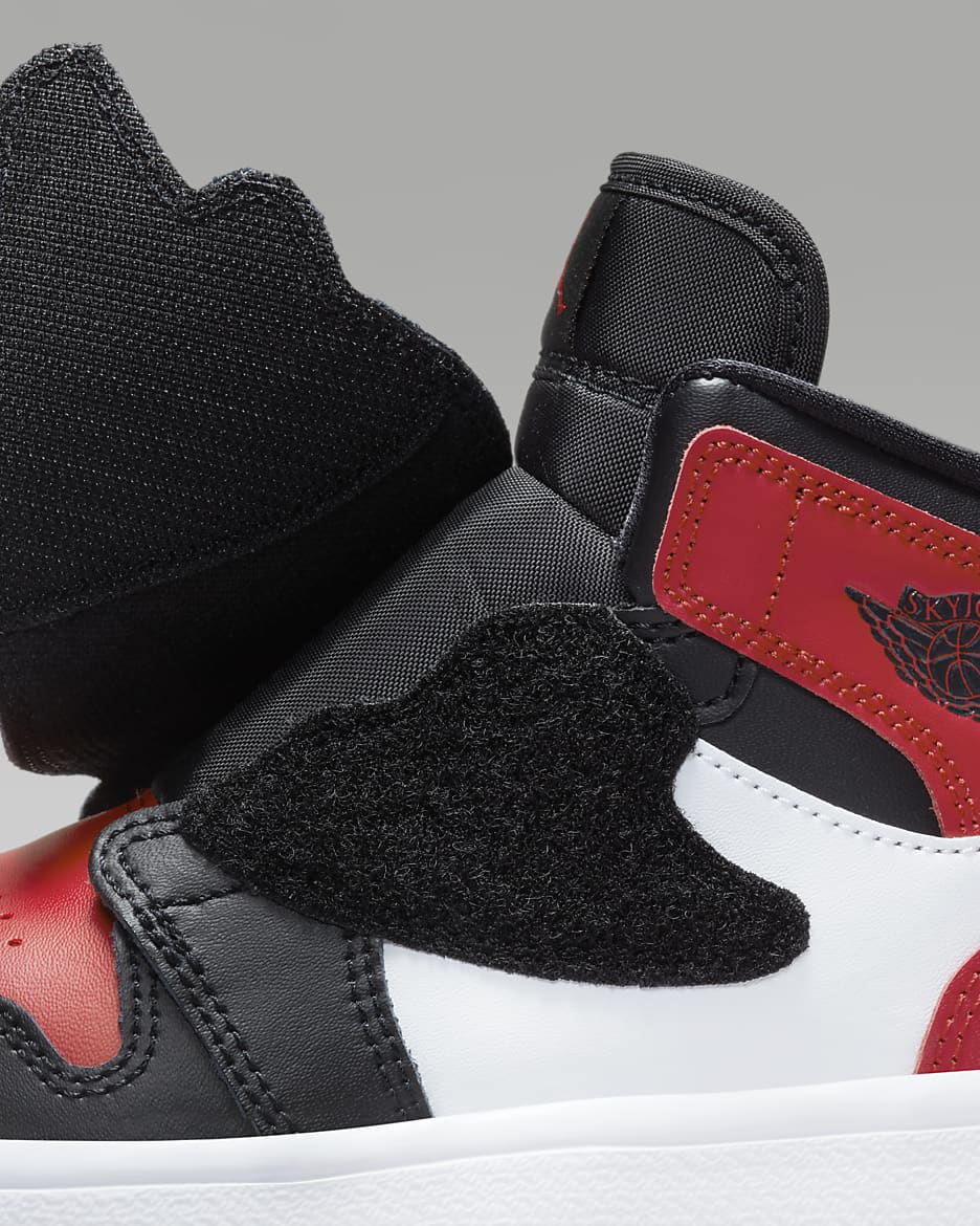 Sky Jordan 1 Younger Kids Shoe. Nike UK